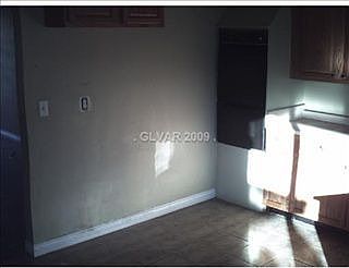 3rd image of 4725 Greencreek Dr