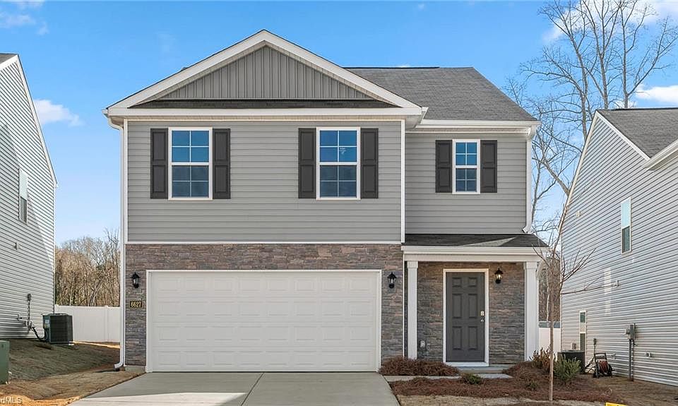 1st image of 121 Beechwood Cir