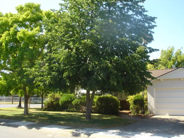 2401 Edna St, Sacramento, CA 95822
