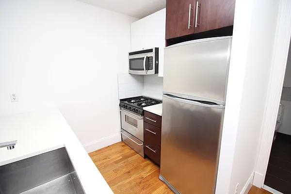 Rented by Nooklyn NYC LLC | media 22