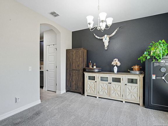 5th image of 630 Saddle House