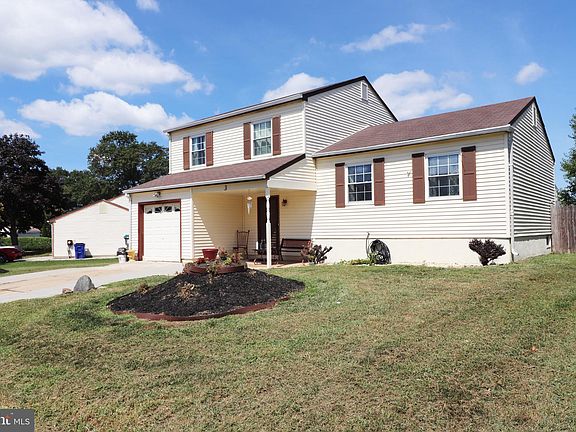 2nd image of 3 Yorktown Ct