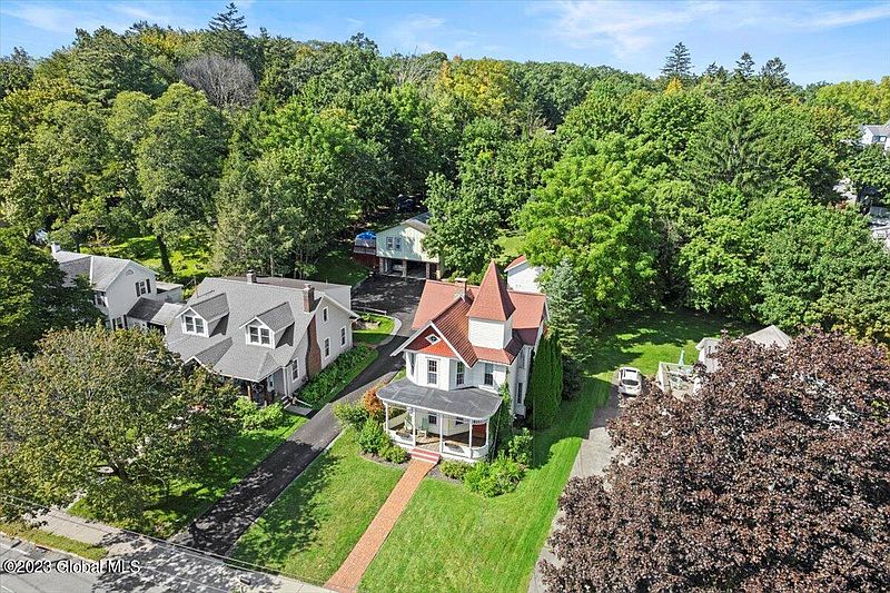 2nd image of 18 Voorheesville Avenue