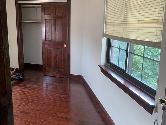 3rd image of 10721 Astoria Blvd