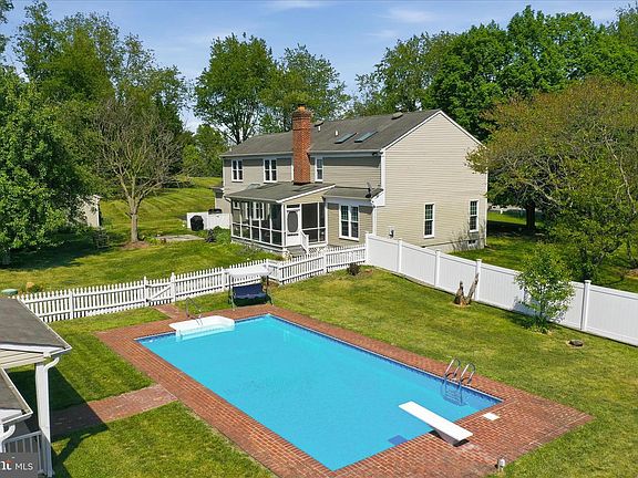 5th image of 44 Belmont Ct