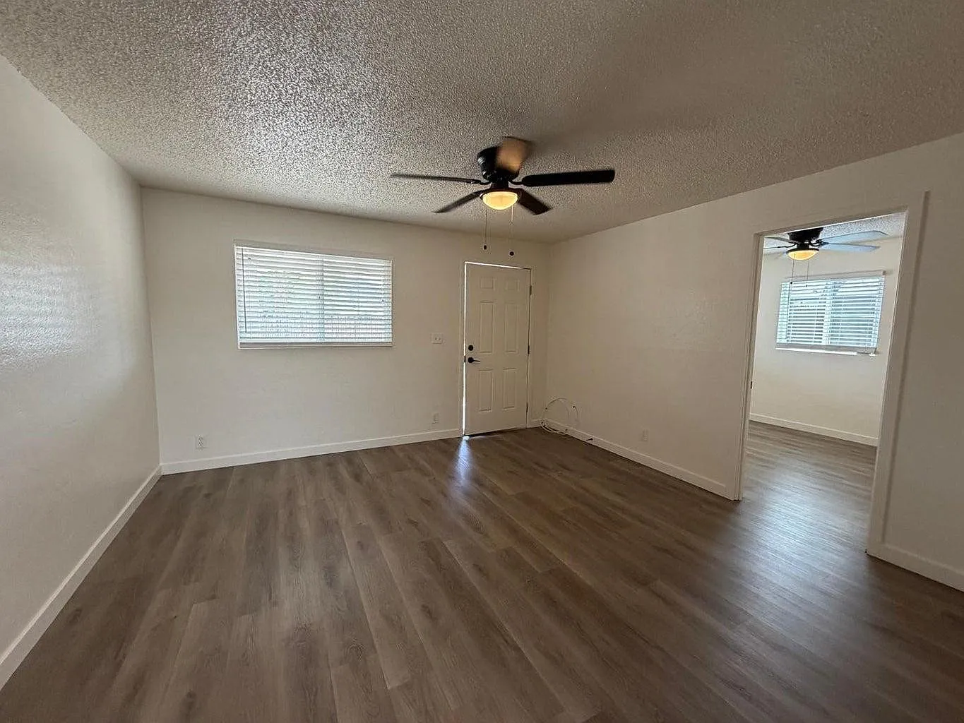 1 bed, 1.0 bath, 400 sqft, $900 — Photo 3