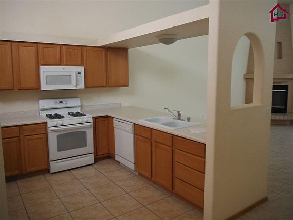 4th image of 2292 Stone Pine Dr #8