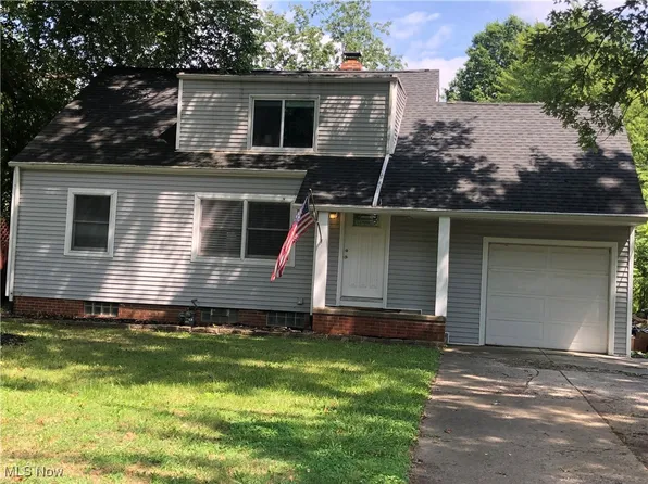 6331 Fitch Rd, Olmsted Township, OH 44138