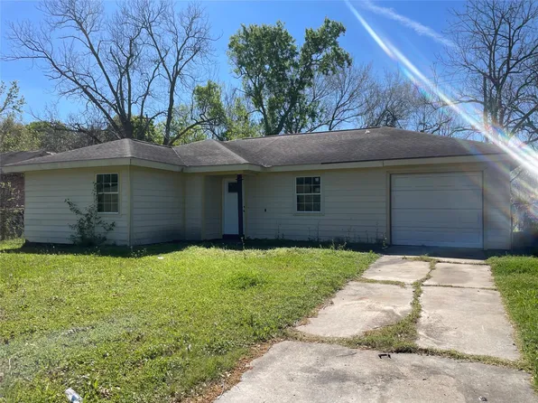 6654 Crosswell St, Houston, TX 77087