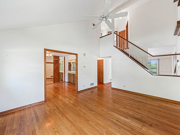 3rd image of 2456 Larchmont Ln