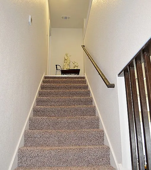 107 Logan Ct #B — Photo 12
