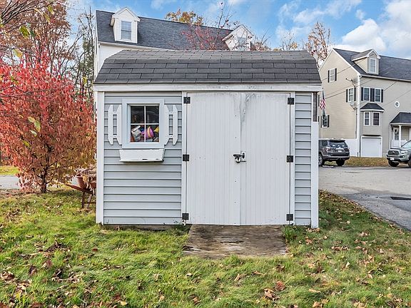 4th image of 14 Gilford St Unit 14