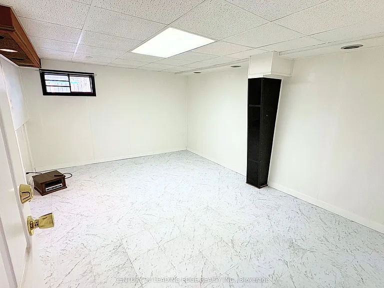 48 Snowball Cres #LOWER — Photo 3