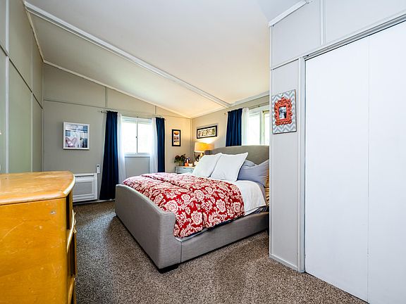 4th image of 6711 Pine Ct
