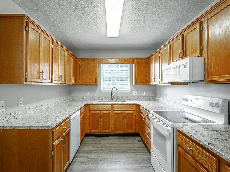 6130 Blue Ash Dr — Photo 17