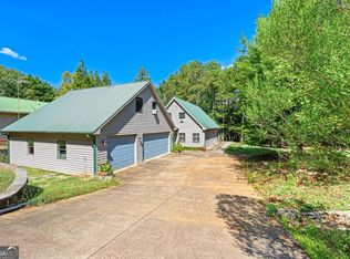 241 Grizzly Bear Ln, Hartwell, GA 30643