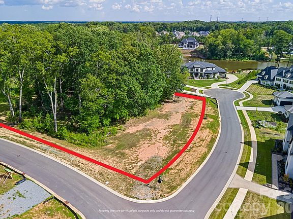 3rd image of 903 Deodar Cedar Dr
