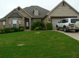 4000 SW Sycamore St, Bentonville, AR 72713
