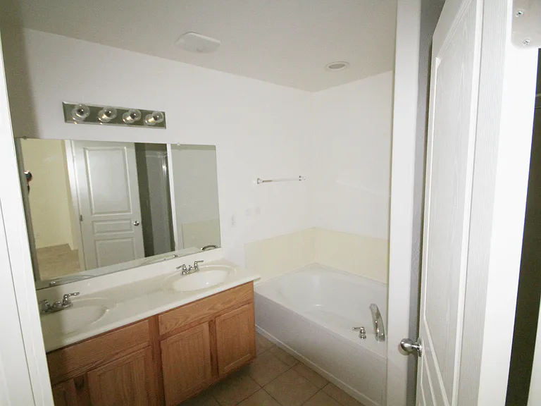 8777 W Dahlia Dr — Photo 14