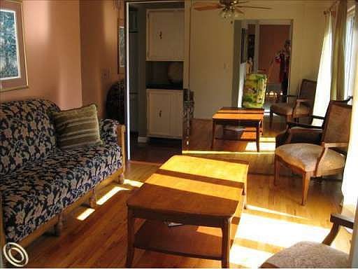4th image of 28226 Bellcrest St