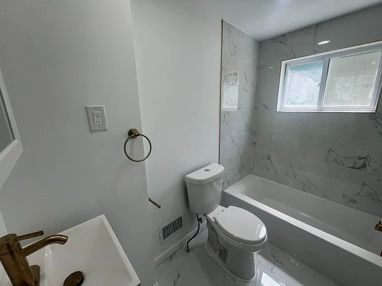 22144 Moross Rd — Photo 13