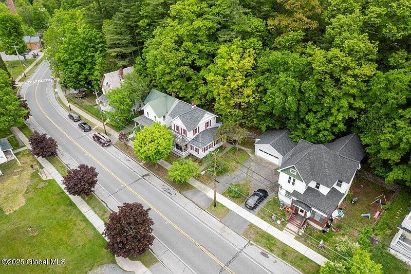 3rd image of 32 Main Street