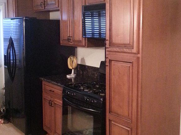 3rd image of 3218 W Hood Ave