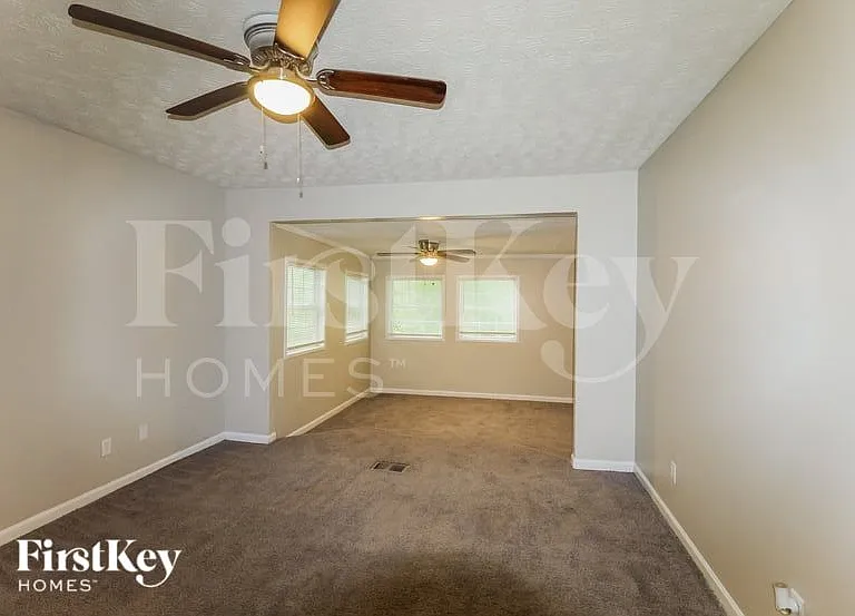 732 Harness Ct — Photo 6