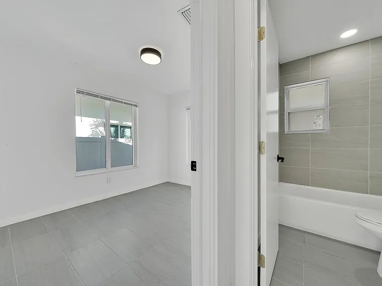 1108 NE 16th St #1106 — Photo 20