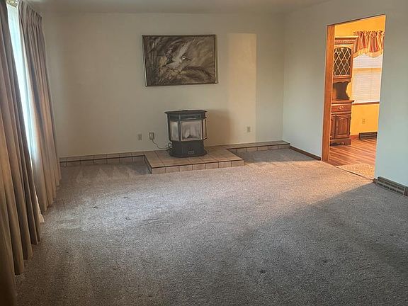 3rd image of 2394 WAYNESBURG PIKE ROAD