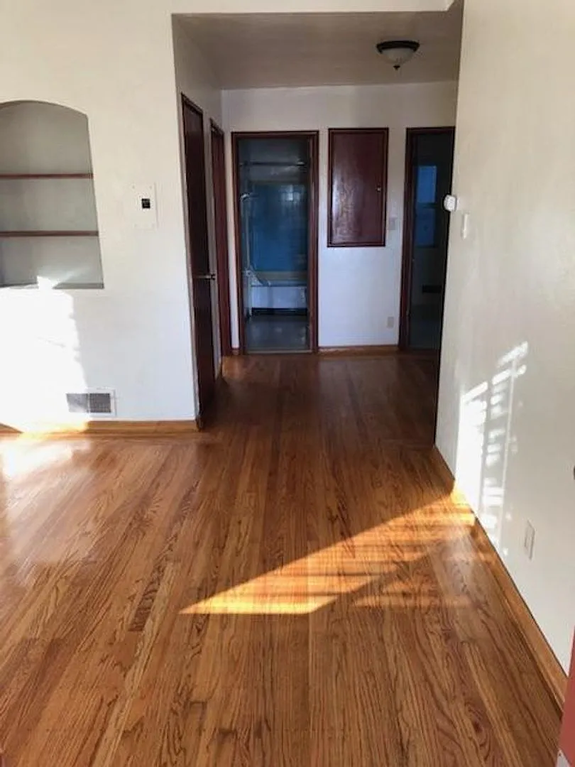 One-bedroom apartment in North Berkeley between Shattuck and Walnut. — Photo 3