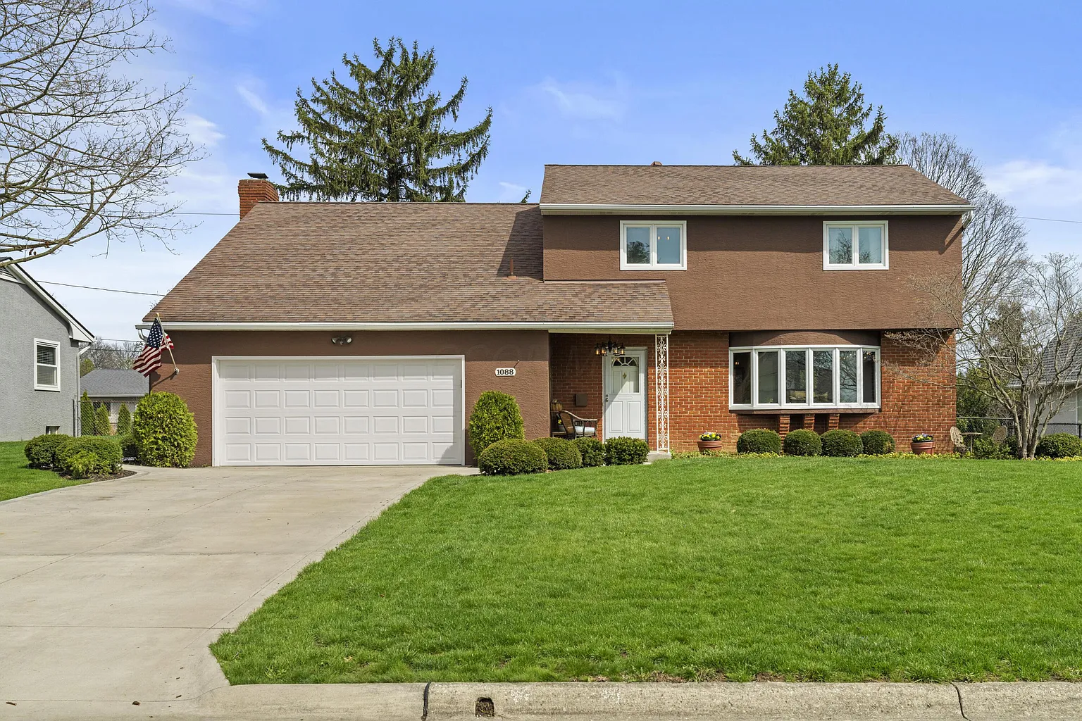 1088 Parkleigh Rd photo 1