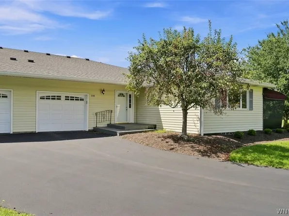 5861 Goodrich Rd APT 11B, Clarence Center, NY 14032