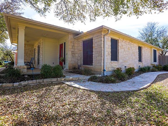 4th image of 3221 Saint Genevieve Dr