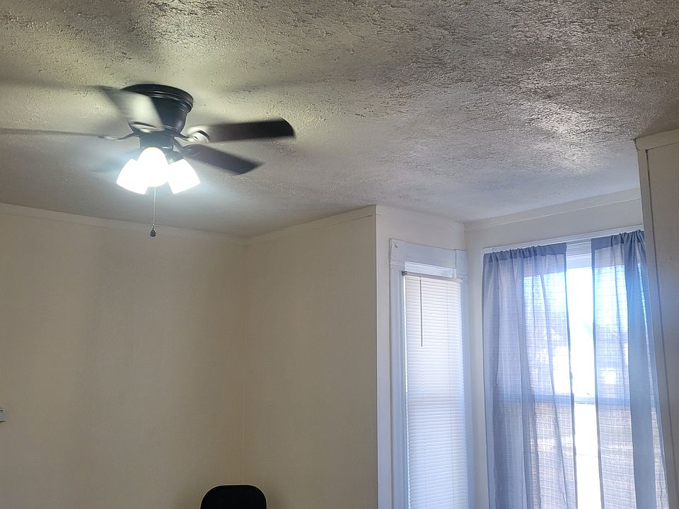 DINING OR FAMILY ROOM