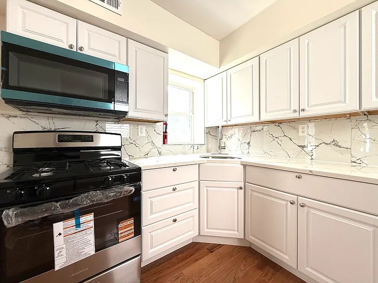 435 S 17th St #1 — Photo 3