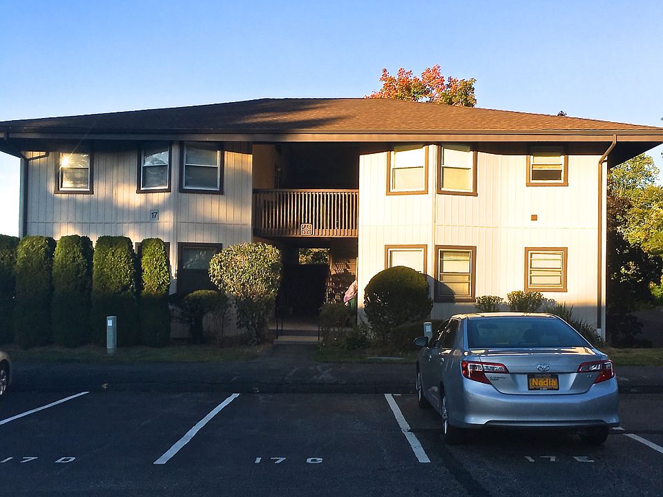 1st image of 17D Hastings Ct #17D