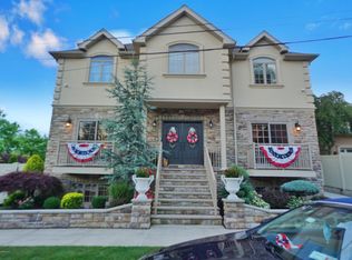160 Aspinwall St, Staten Island, NY 10307
