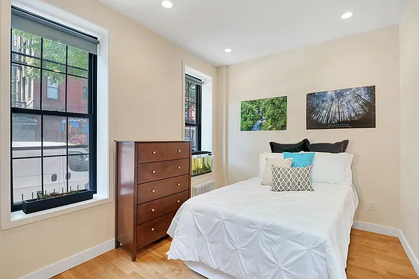 Rented by Compass | media 12