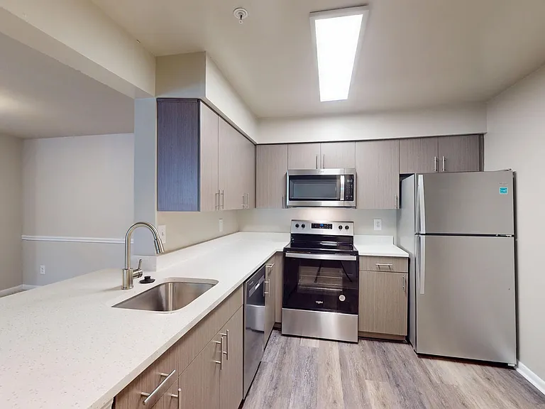 Canterbury Apartments — Photo 136