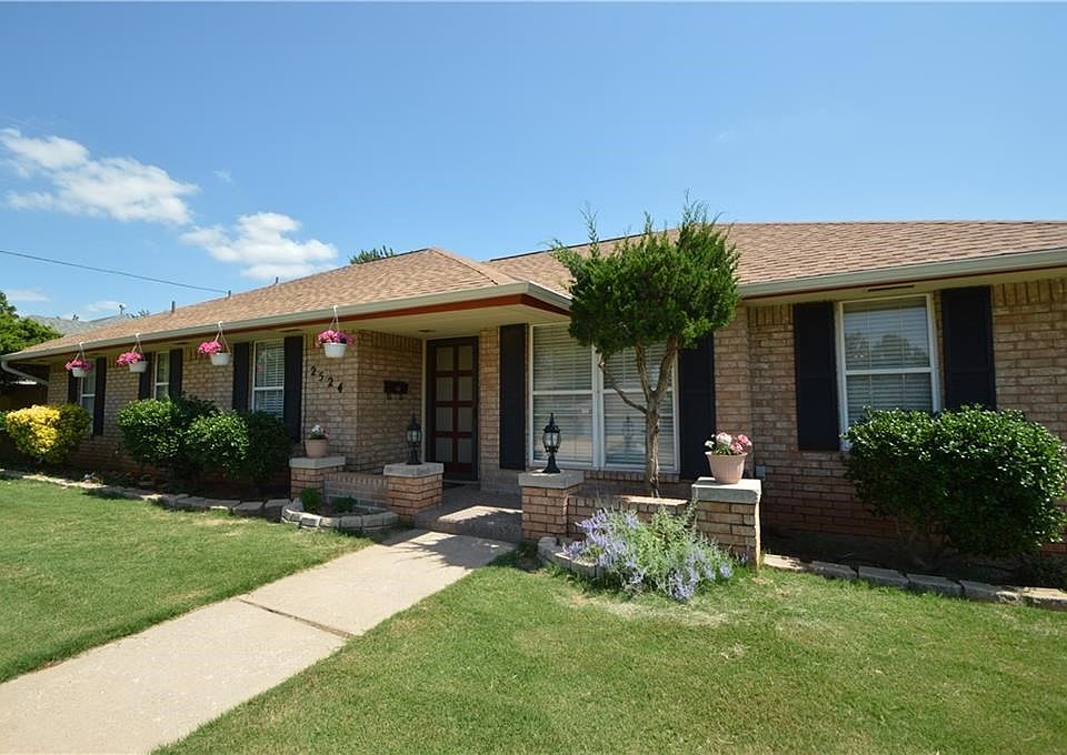 1st image of 2524 NW 114th Ter