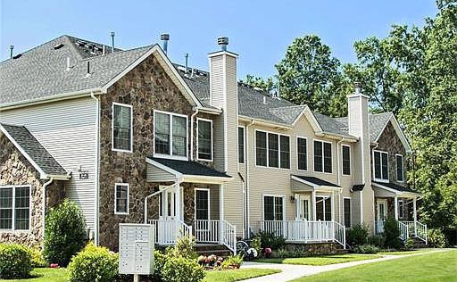 1st image of 95 Chariot Ct #95