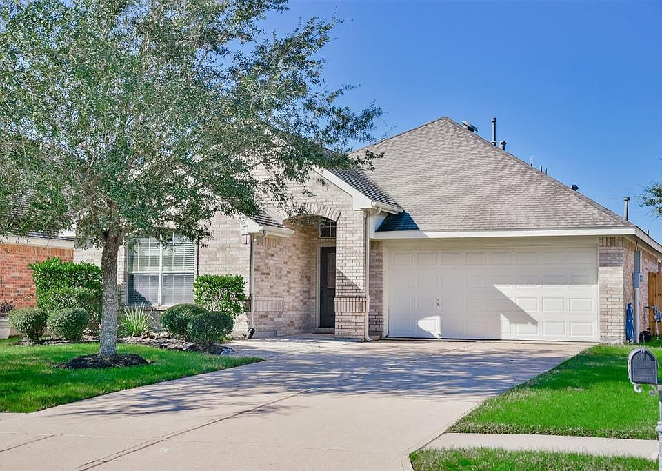 1st image of 423 Abbey Ln