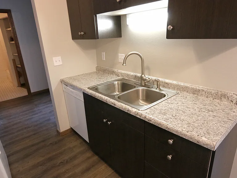 Edina Manor Apartments — Photo 13