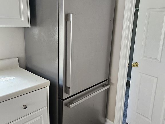 3rd image of 4710 Laural Oak Drive
