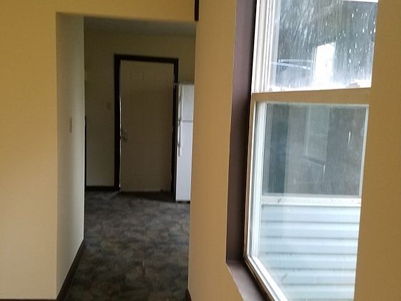 3rd image of 1506 Iroquois St