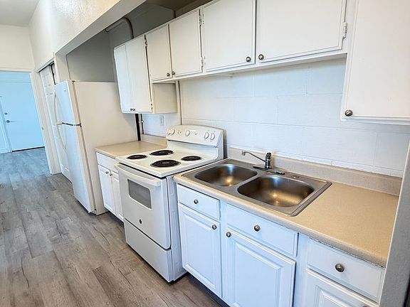 4th image of 6379 Arnold Dr NE
