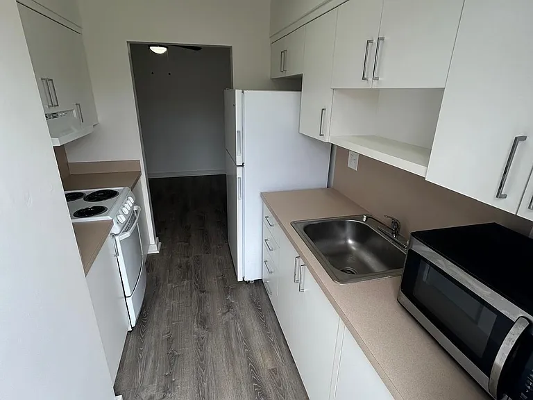 7624 Pembroke Rd #D — Photo 5