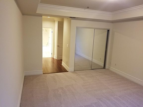 5th image of 12745 Moorpark St #407