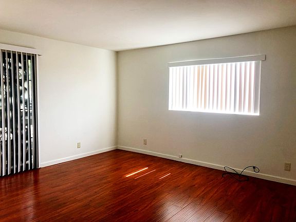 5th image of 655 N Commonwealth Ave APT 201